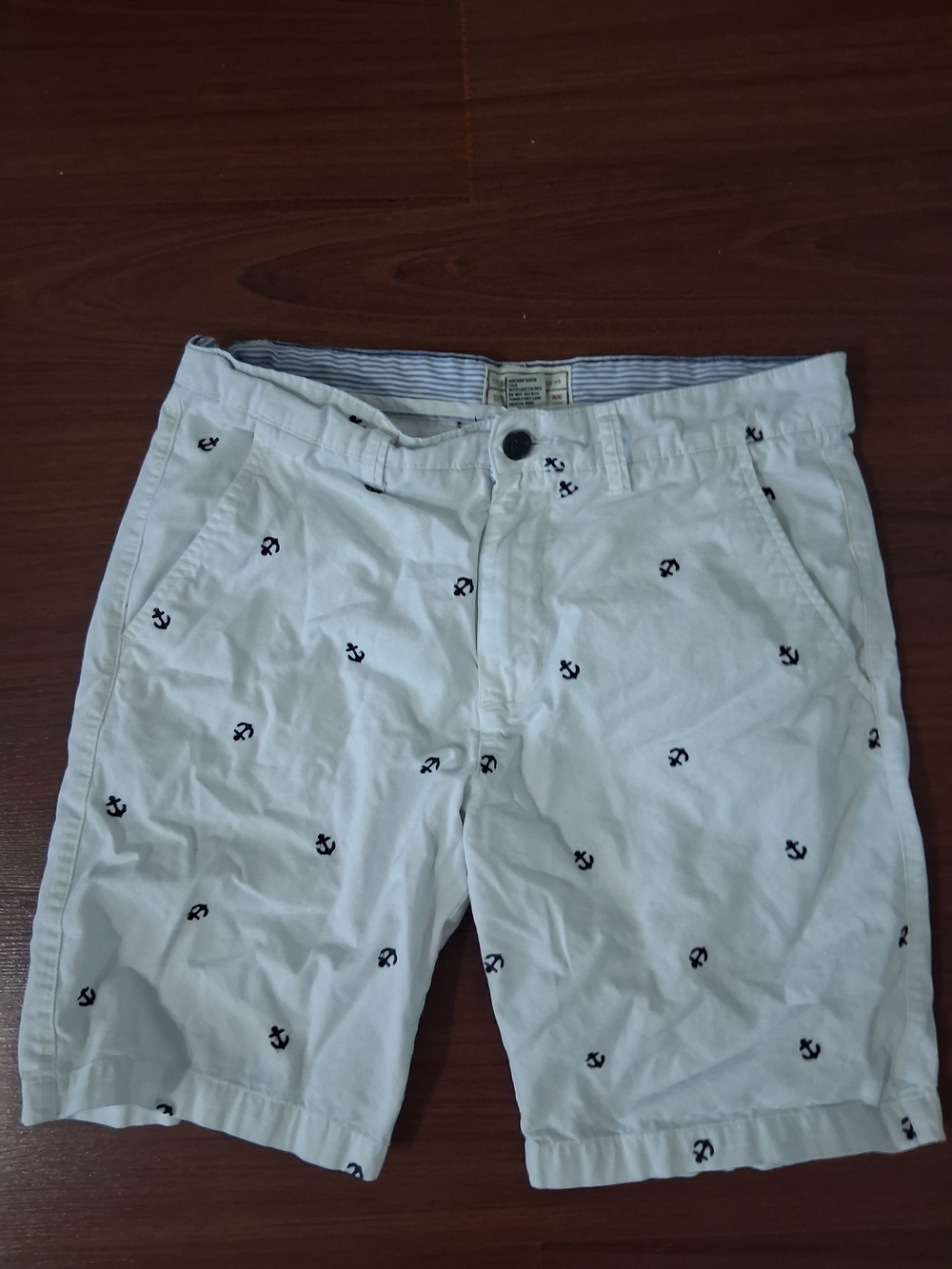 Alexander Julian White Men’s Anchor Embroidered Shorts
